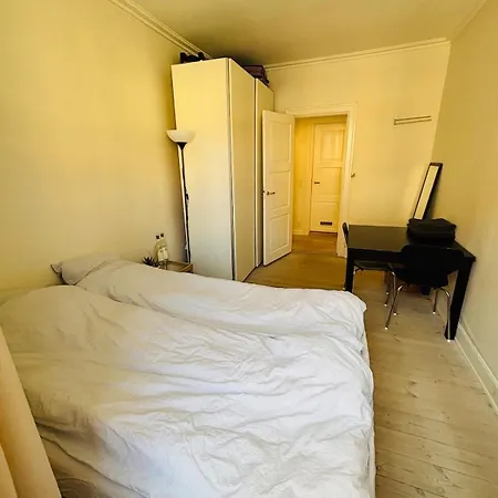Near & Metro - Perfect For Friends & Family Apartment
